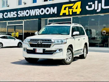 Toyota  Land Cruiser  GXR  2018  Automatic  52٬000 Km  8 Cylinder  All Wheel Drive (AWD)  SUV  White