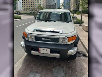 Toyota  FJ Cruiser  2022  Automatic  36,000 Km  6 Cylinder  Four Wheel Drive (4WD)  SUV  White  With Warranty