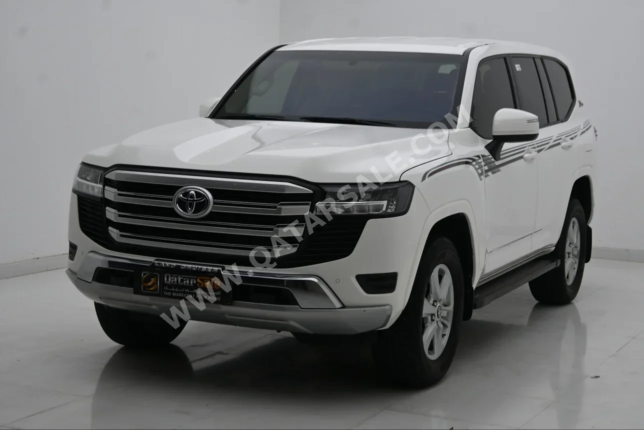 Toyota  Land Cruiser  GXR  2022  Automatic  106,000 Km  6 Cylinder  Four Wheel Drive (4WD)  SUV  White  With Warranty