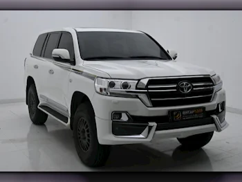 Toyota  Land Cruiser  VXR  2016  Automatic  350,000 Km  8 Cylinder  Four Wheel Drive (4WD)  SUV  White