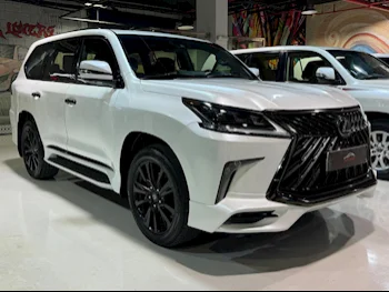 Lexus  LX  570 S Black Edition  2019  Automatic  195,000 Km  8 Cylinder  Four Wheel Drive (4WD)  SUV  White