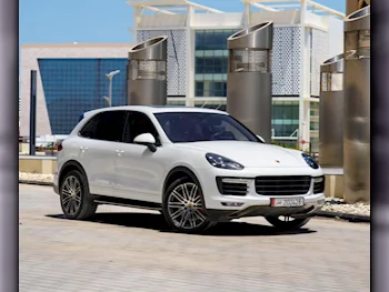 Porsche  Cayenne  Turbo  2015  Automatic  83,000 Km  8 Cylinder  Four Wheel Drive (4WD)  SUV  White