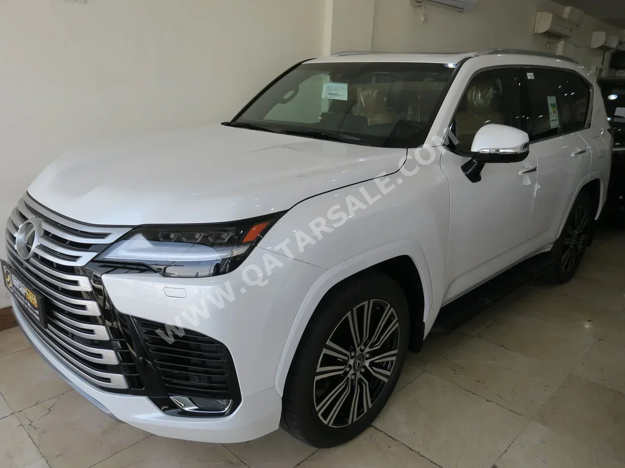  Lexus  LX  600 Luxury  2024  Automatic  0 Km  6 Cylinder  Four Wheel Drive (4WD)  SUV  White  With Warranty