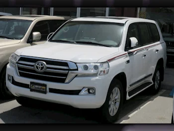 Toyota  Land Cruiser  GXR  2019  Automatic  183,000 Km  8 Cylinder  Four Wheel Drive (4WD)  SUV  White