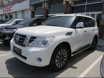 Nissan  Patrol  Platinum  2014  Automatic  200,000 Km  8 Cylinder  Four Wheel Drive (4WD)  SUV  White