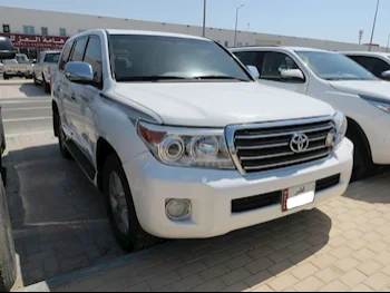 Toyota  Land Cruiser  GXR  2014  Automatic  400,000 Km  8 Cylinder  Four Wheel Drive (4WD)  SUV  White