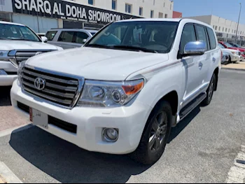 Toyota  Land Cruiser  GXR  2015  Automatic  339,000 Km  8 Cylinder  Four Wheel Drive (4WD)  SUV  White