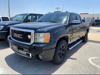 GMC  Sierra  2008  Automatic  329,000 Km  8 Cylinder  Four Wheel Drive (4WD)  Pick Up  Black