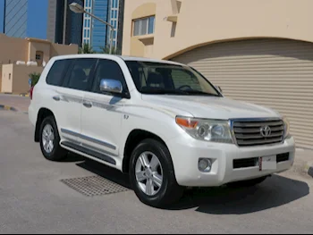 Toyota  Land Cruiser  VXR  2013  Automatic  151,000 Km  8 Cylinder  Four Wheel Drive (4WD)  SUV  White