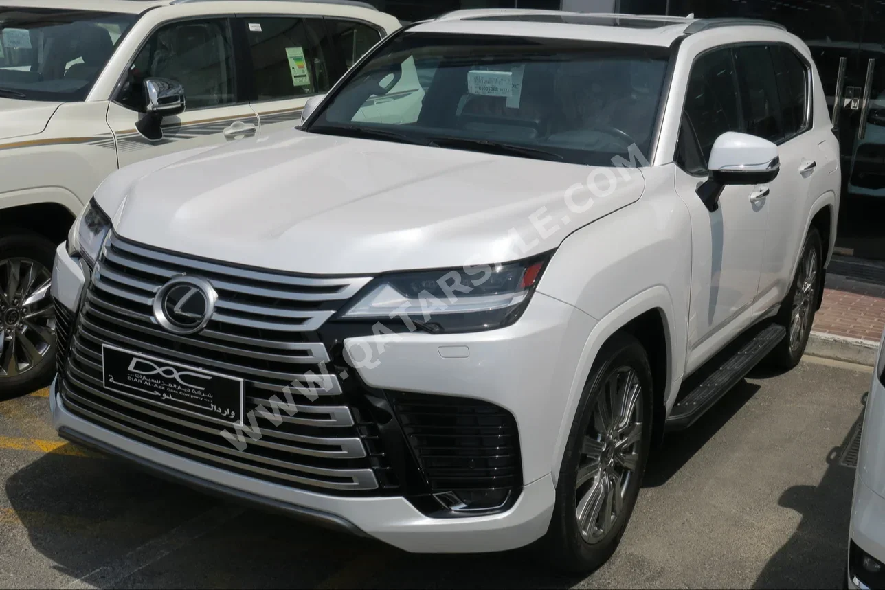 Lexus  LX  600 VIP  2022  Automatic  43,000 Km  6 Cylinder  Four Wheel Drive (4WD)  SUV  White  With Warranty