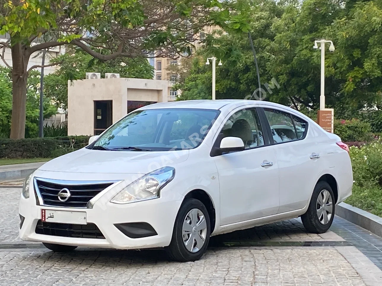 Nissan  Sunny  2019  Automatic  130,000 Km  4 Cylinder  Front Wheel Drive (FWD)  Sedan  White