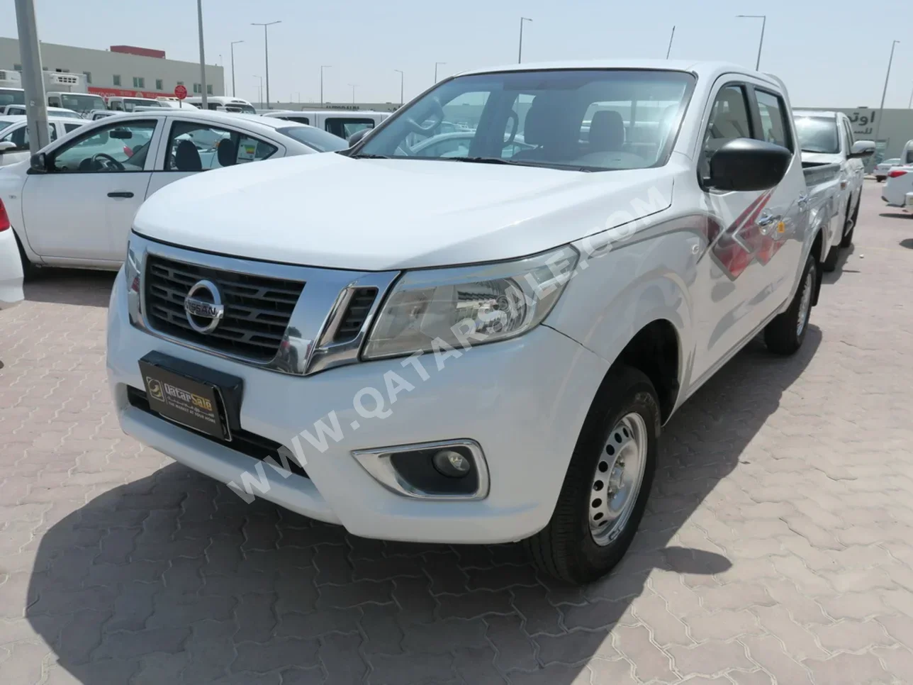 Nissan  Navara  SE  2016  Manual  190,000 Km  4 Cylinder  Front Wheel Drive (FWD)  Pick Up  White