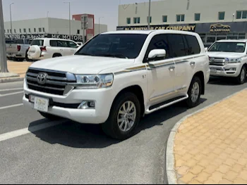 Toyota  Land Cruiser  VXR  2018  Automatic  189,000 Km  8 Cylinder  Four Wheel Drive (4WD)  SUV  White