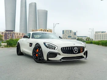 Mercedes-Benz  GT  S AMG  2016  Automatic  108,000 Km  8 Cylinder  Rear Wheel Drive (RWD)  Coupe / Sport  White