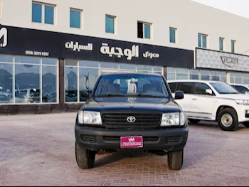 Toyota  Land Cruiser  G  2002  Manual  327,000 Km  6 Cylinder  Four Wheel Drive (4WD)  SUV  Black