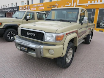 Toyota  Land Cruiser  LX  2016  Manual  210,000 Km  6 Cylinder  Four Wheel Drive (4WD)  Pick Up  Beige