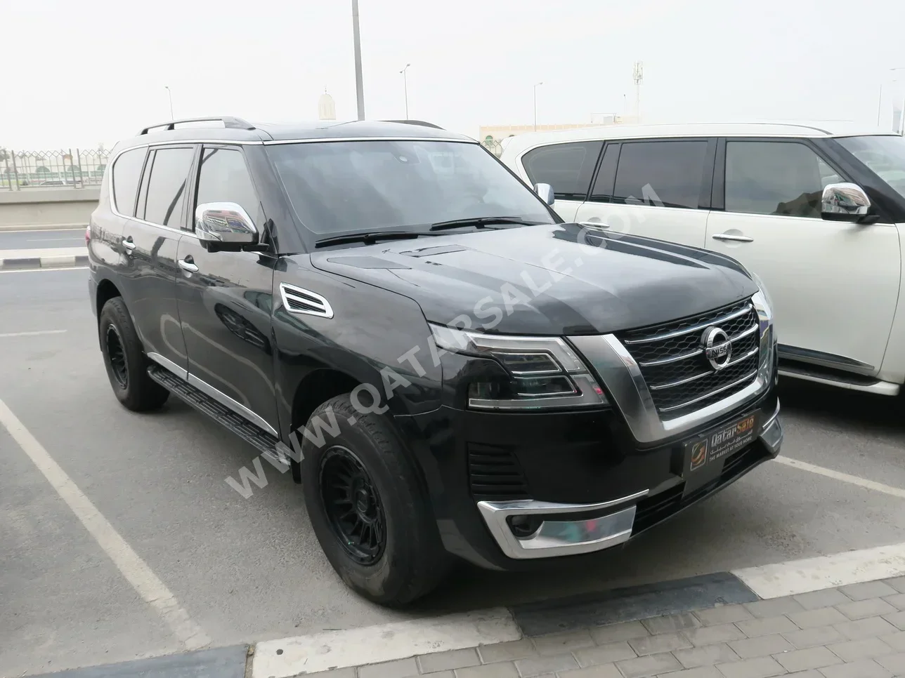 Nissan  Patrol  LE  2012  Automatic  374,000 Km  8 Cylinder  Four Wheel Drive (4WD)  SUV  Black