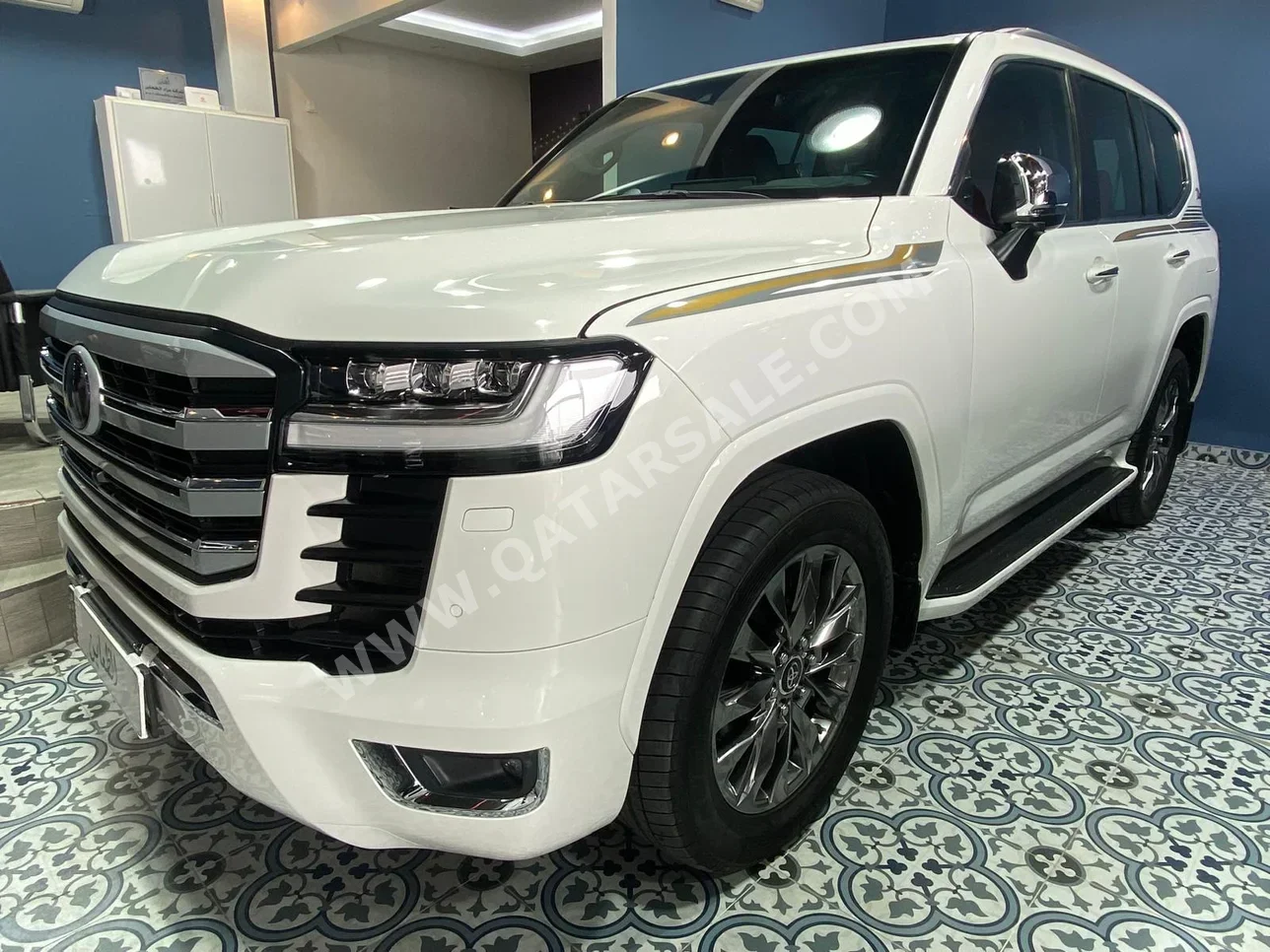 Toyota  Land Cruiser  VXR Twin Turbo  2022  Automatic  91,000 Km  6 Cylinder  Four Wheel Drive (4WD)  SUV  White  With Warranty