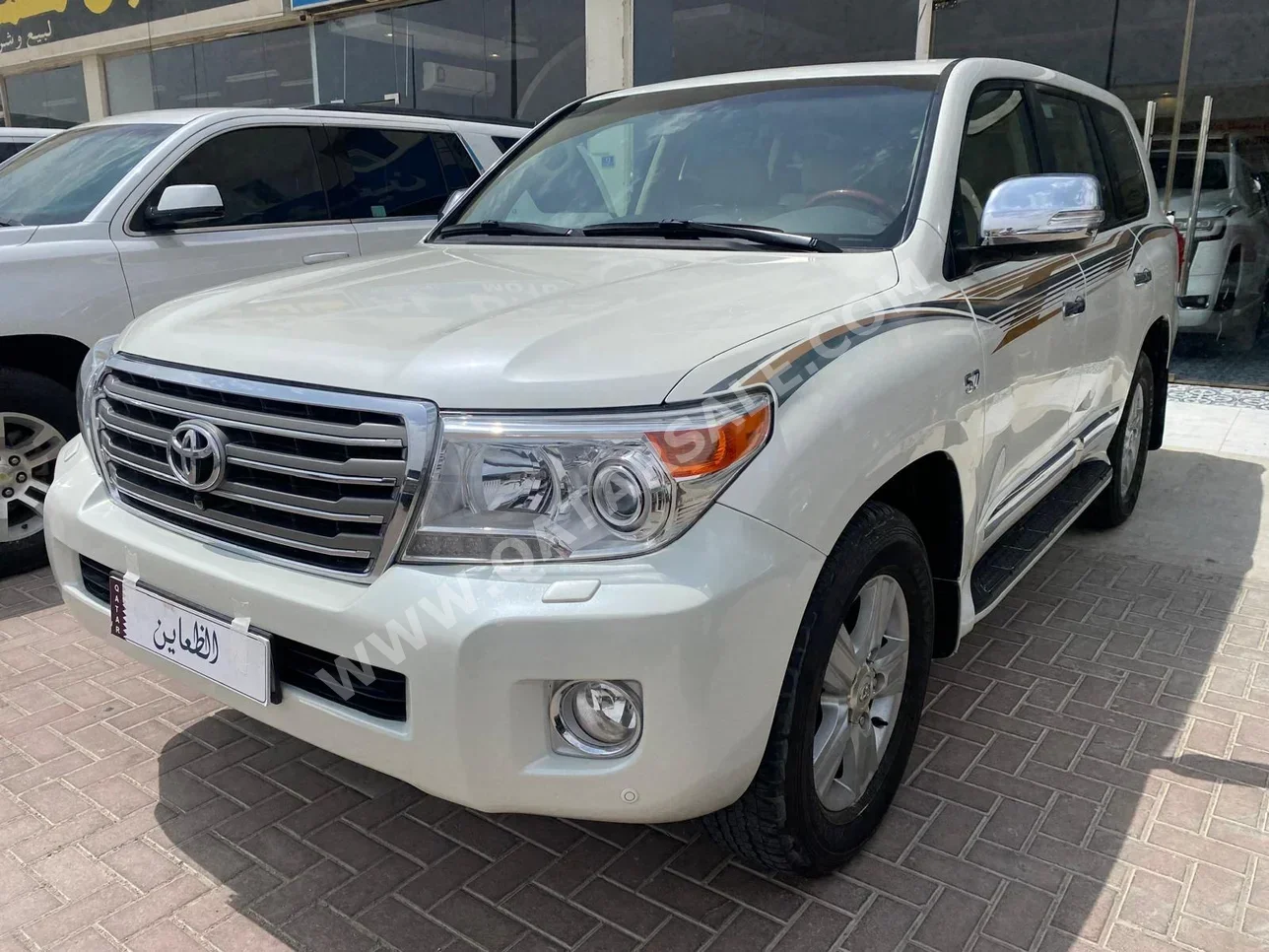  Toyota  Land Cruiser  VXR  2014  Automatic  98,000 Km  8 Cylinder  Four Wheel Drive (4WD)  SUV  White  With Warranty