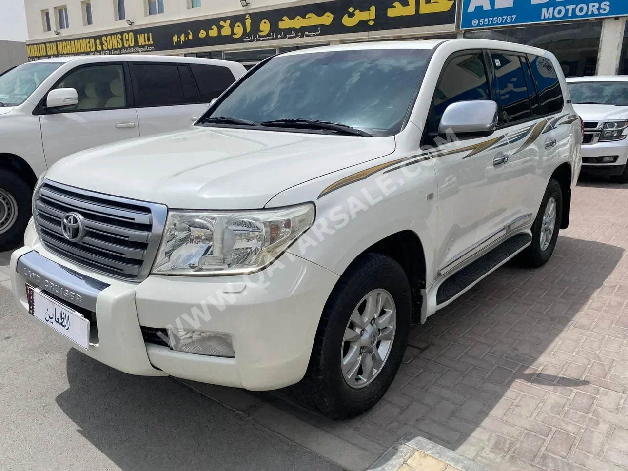 Toyota  Land Cruiser  GXR  2011  Automatic  338,000 Km  6 Cylinder  Four Wheel Drive (4WD)  SUV  White