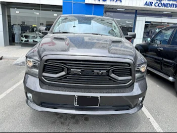 Dodge  Ram  1500  2019  Automatic  11,000 Km  8 Cylinder  Four Wheel Drive (4WD)  Pick Up  Gray