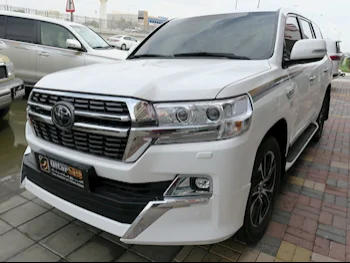 Toyota  Land Cruiser  VXR  2021  Automatic  51,000 Km  8 Cylinder  Four Wheel Drive (4WD)  SUV  White