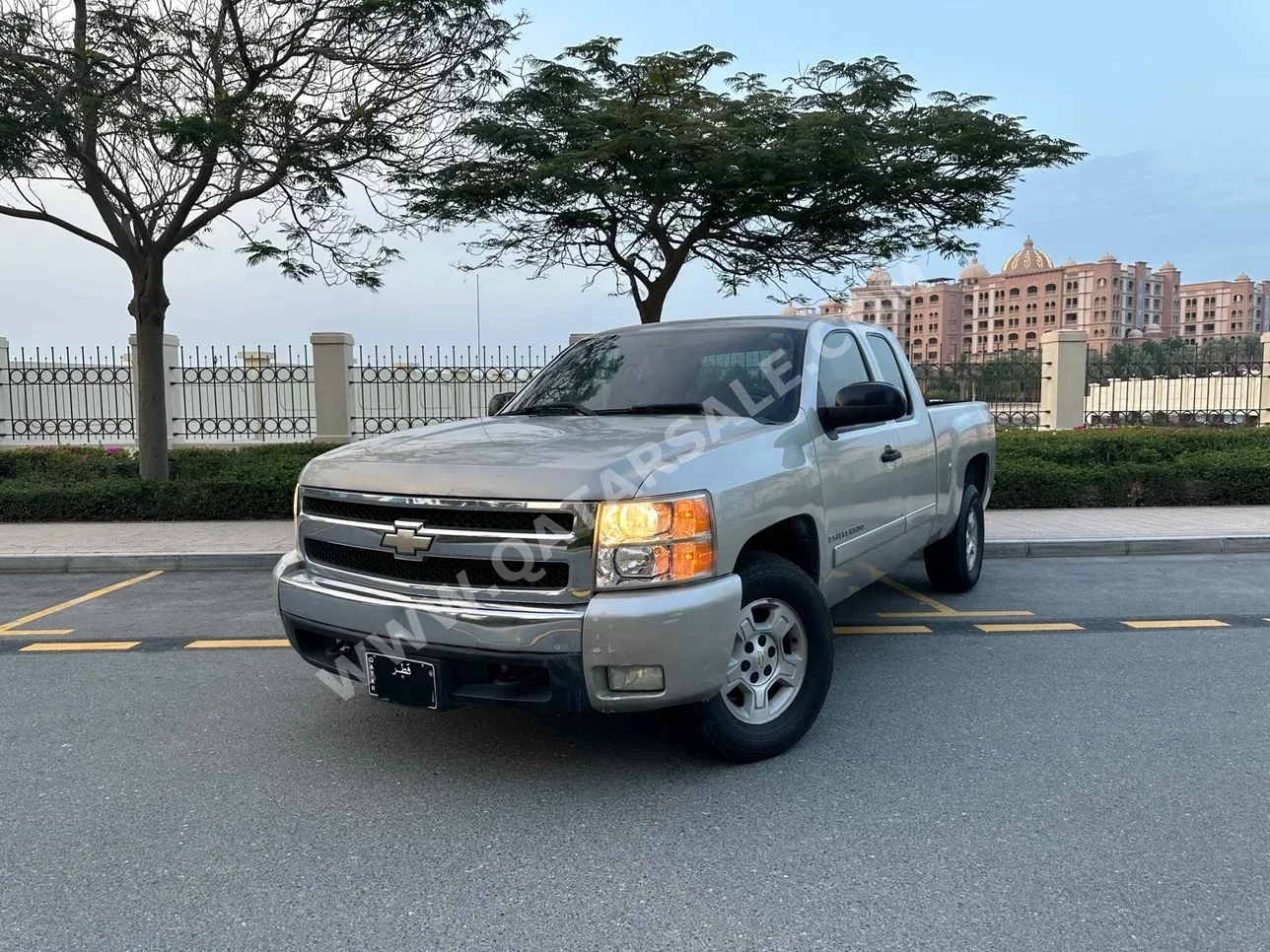 Chevrolet  Silverado  2008  Automatic  170,000 Km  8 Cylinder  Four Wheel Drive (4WD)  Pick Up  Silver