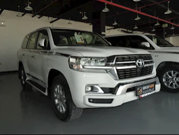 Toyota  Land Cruiser  GXR  2019  Automatic  119,000 Km  6 Cylinder  Four Wheel Drive (4WD)  SUV  White