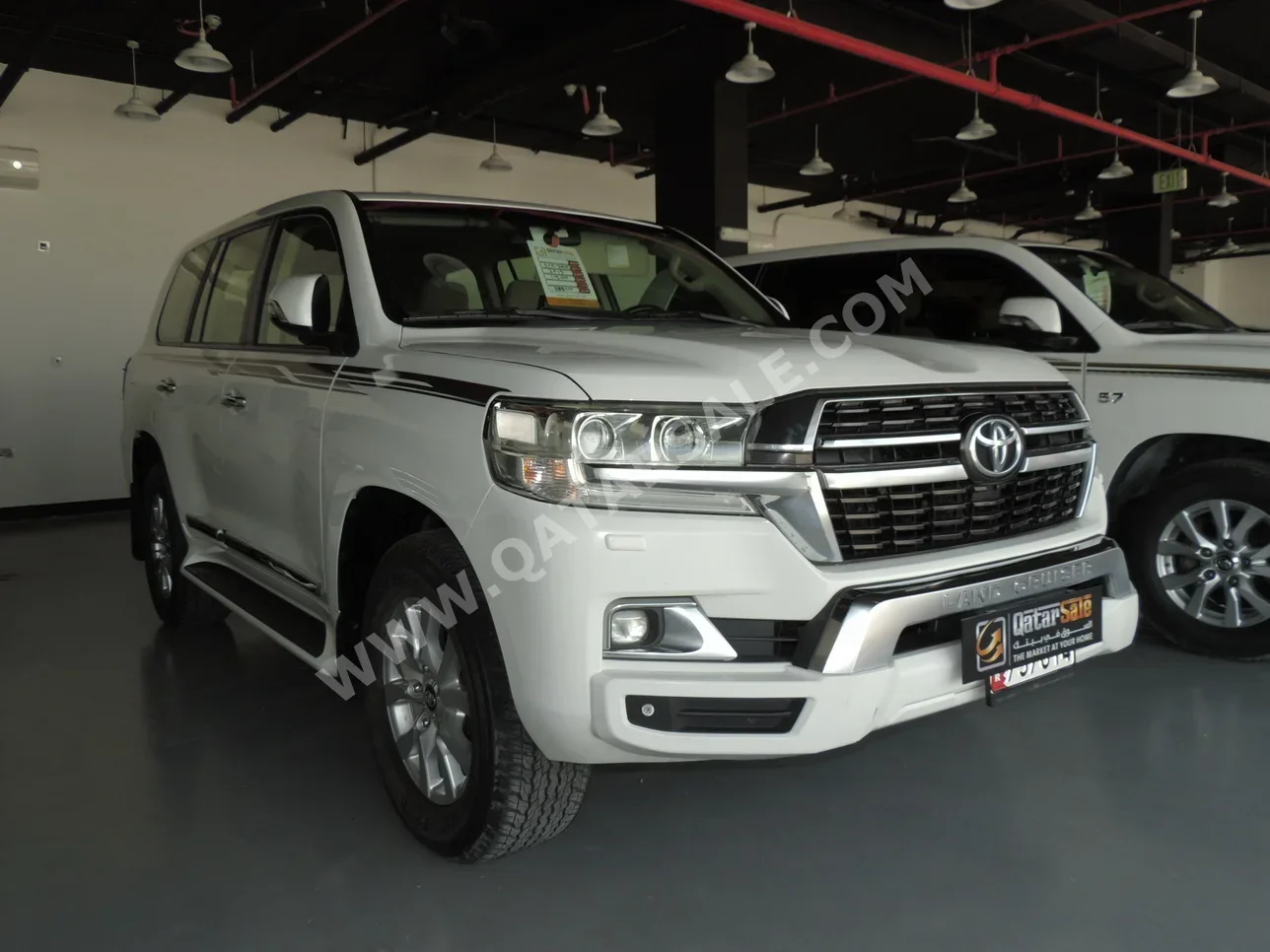 Toyota  Land Cruiser  GXR  2019  Automatic  119,000 Km  6 Cylinder  Four Wheel Drive (4WD)  SUV  White