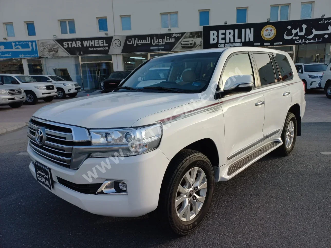  Toyota  Land Cruiser  GXR  2018  Automatic  215,000 Km  8 Cylinder  Four Wheel Drive (4WD)  SUV  White  With Warranty