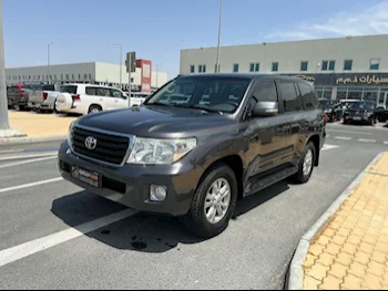 Toyota  Land Cruiser  GX  2014  Manual  309,000 Km  6 Cylinder  Four Wheel Drive (4WD)  SUV  Gray