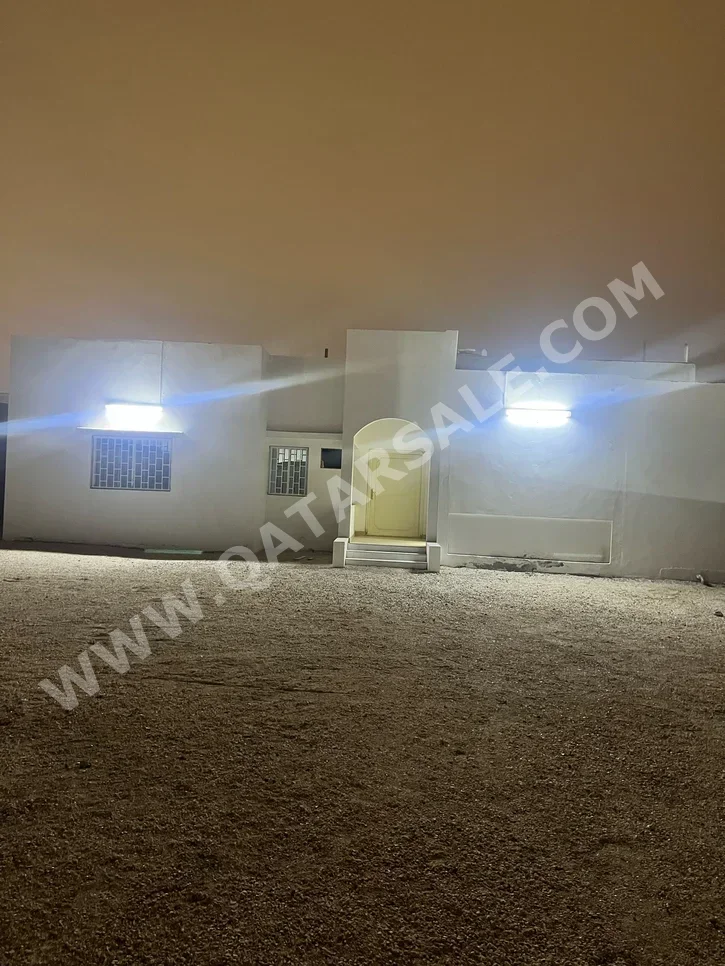 Family Residential  - Not Furnished  - Al Rayyan  - Abu Nakhlah  - 4 Bedrooms