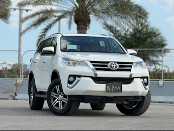 Toyota  Fortuner  2020  Automatic  62,000 Km  4 Cylinder  Four Wheel Drive (4WD)  SUV  White