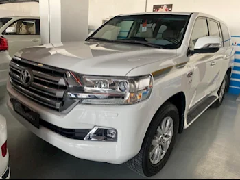 Toyota  Land Cruiser  VXR  2021  Automatic  153,000 Km  8 Cylinder  Four Wheel Drive (4WD)  SUV  White