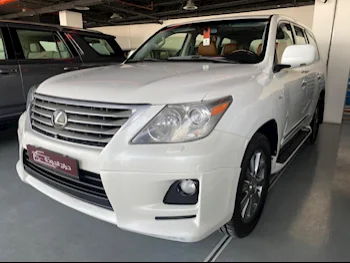 Lexus  LX  570  2011  Automatic  424,000 Km  8 Cylinder  Four Wheel Drive (4WD)  SUV  White