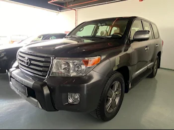 Toyota  Land Cruiser  GXR  2015  Automatic  319,000 Km  6 Cylinder  Four Wheel Drive (4WD)  SUV  Gray