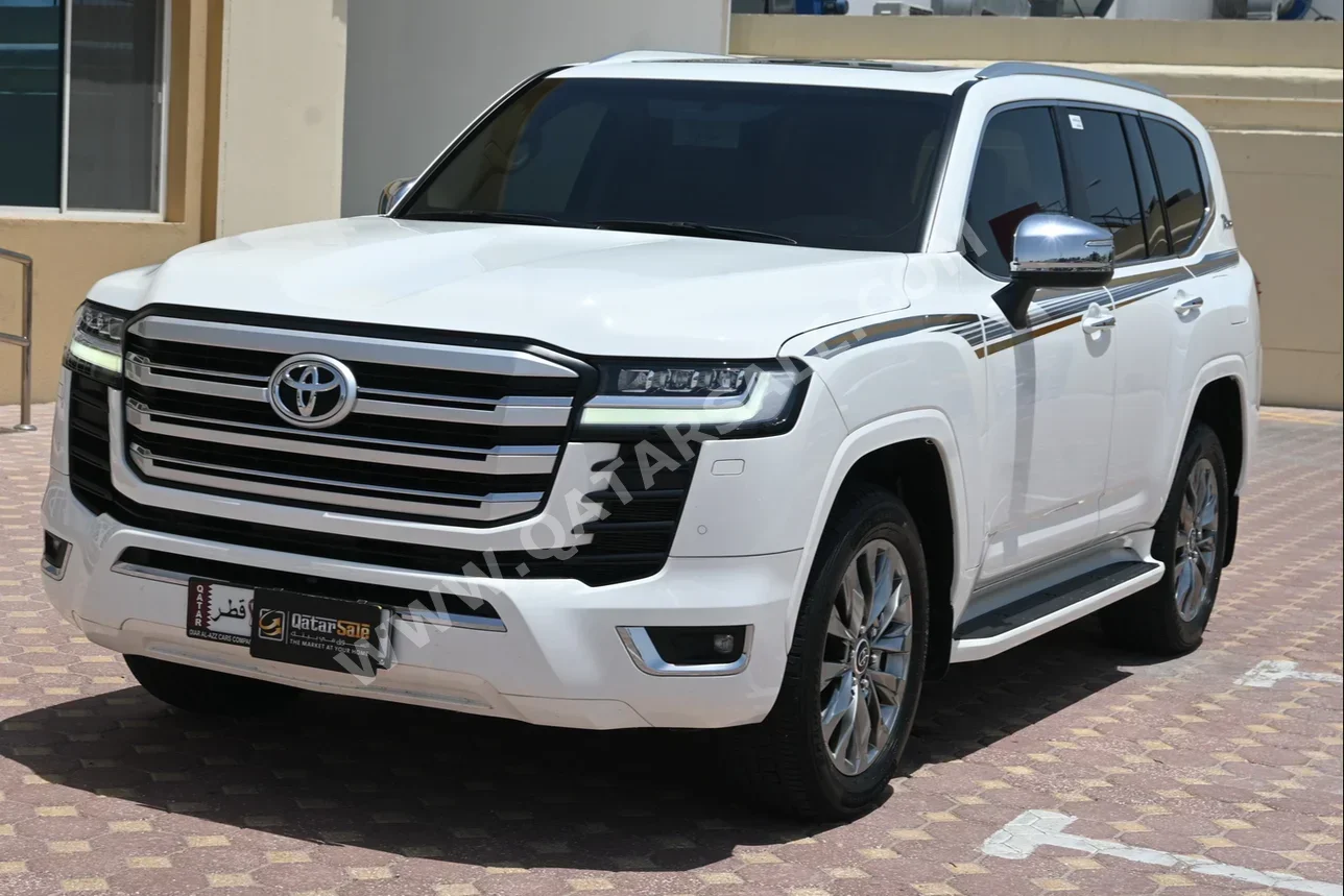 Toyota  Land Cruiser  VX Twin Turbo  2022  Automatic  17,000 Km  6 Cylinder  Four Wheel Drive (4WD)  SUV  White  With Warranty