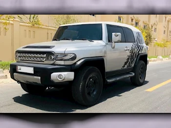 Toyota  FJ Cruiser  2008  Automatic  290,000 Km  6 Cylinder  Four Wheel Drive (4WD)  SUV  Silver