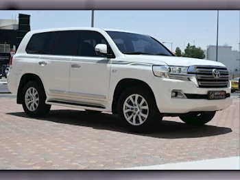 Toyota  Land Cruiser  VXR  2018  Automatic  155,000 Km  8 Cylinder  Four Wheel Drive (4WD)  SUV  White