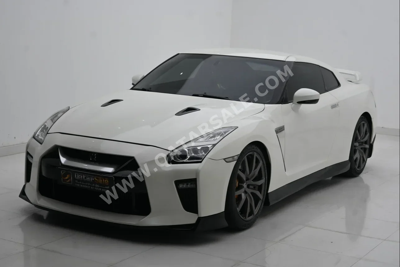  Nissan  GT-R  2014  Automatic  95,000 Km  6 Cylinder  All Wheel Drive (AWD)  Coupe / Sport  White  With Warranty