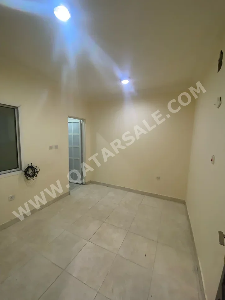 2 Bedrooms  Apartment  For Sale  For Rent  in Doha -  Madinat Khalifa South  Not Furnished