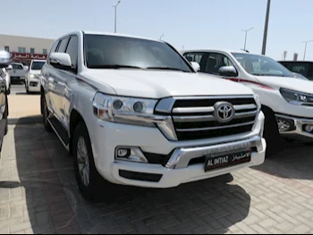 Toyota  Land Cruiser  GXR  2019  Automatic  187,000 Km  8 Cylinder  Four Wheel Drive (4WD)  SUV  White