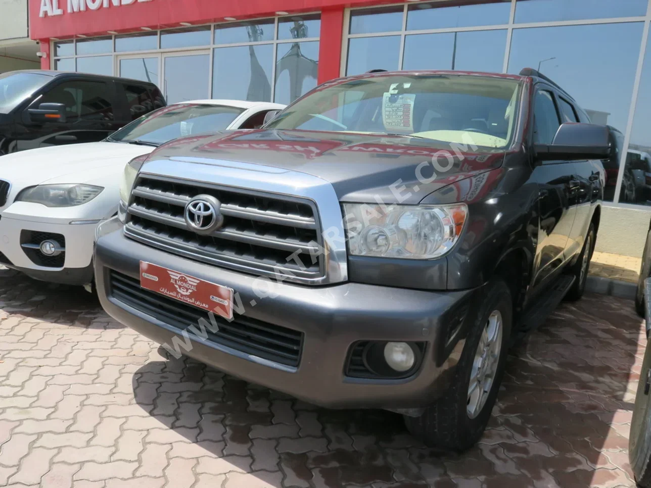 Toyota  Sequoia  SR5  2016  Automatic  182,000 Km  8 Cylinder  Four Wheel Drive (4WD)  SUV  Gray