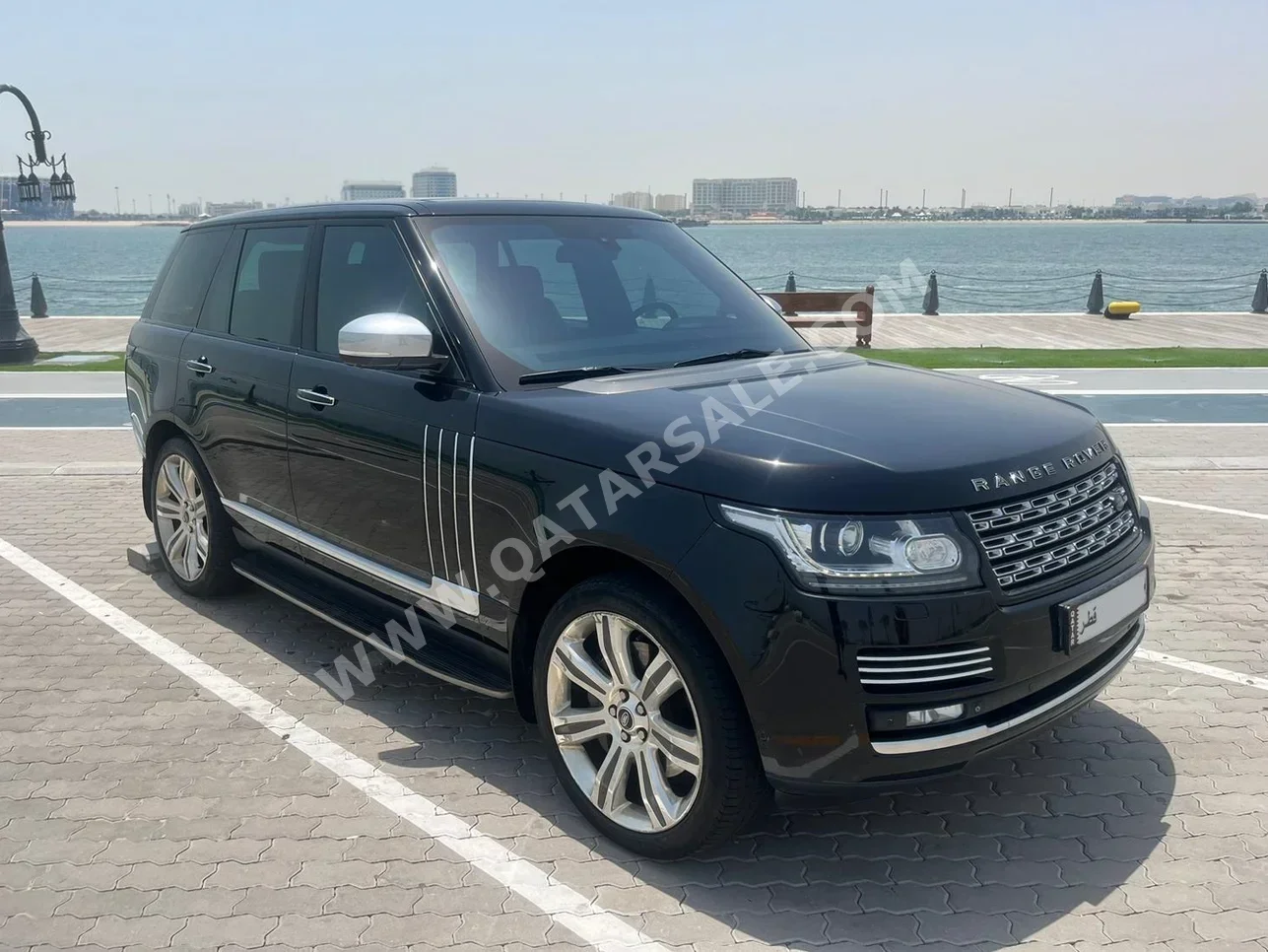 Land Rover  Range Rover  Vogue  Autobiography  2014  Automatic  219,000 Km  8 Cylinder  Four Wheel Drive (4WD)  SUV  Black