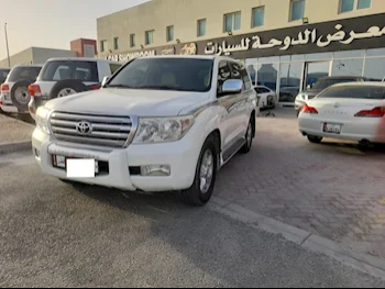 Toyota  Land Cruiser  VXR  2010  Automatic  306,000 Km  8 Cylinder  Four Wheel Drive (4WD)  SUV  White