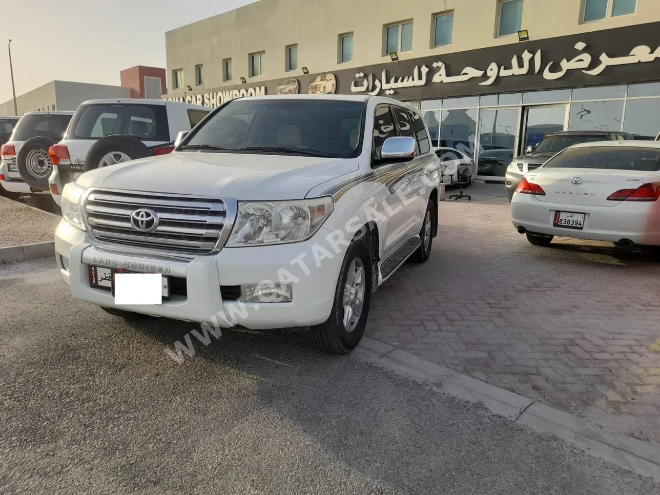 Toyota  Land Cruiser  VXR  2010  Automatic  306,000 Km  8 Cylinder  Four Wheel Drive (4WD)  SUV  White