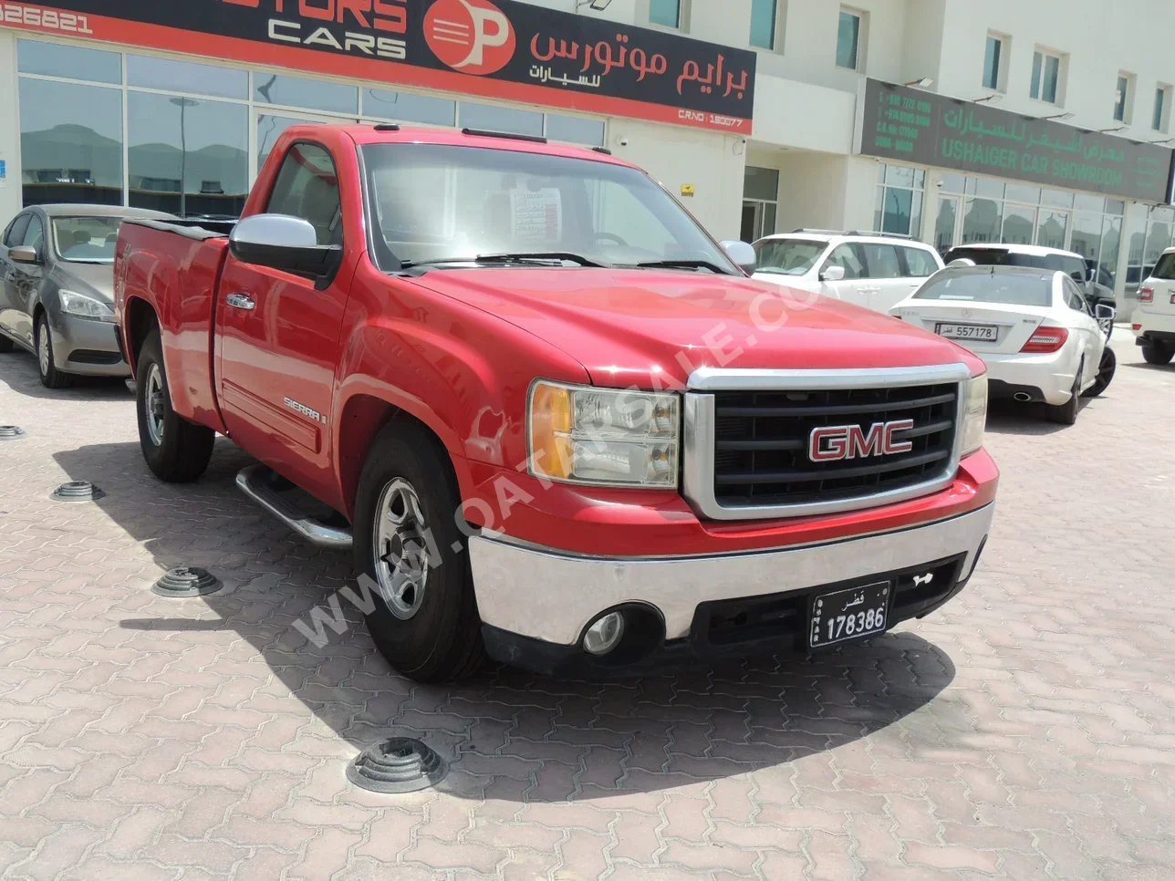 GMC  Sierra  1500  2008  Automatic  341,000 Km  8 Cylinder  Four Wheel Drive (4WD)  Pick Up  Red