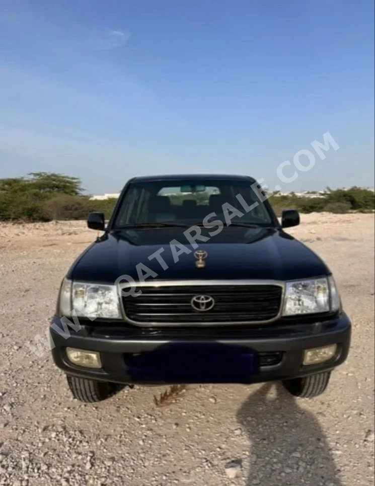 Toyota  Land Cruiser  VXR  1999  Automatic  500,000 Km  8 Cylinder  Four Wheel Drive (4WD)  SUV  Black