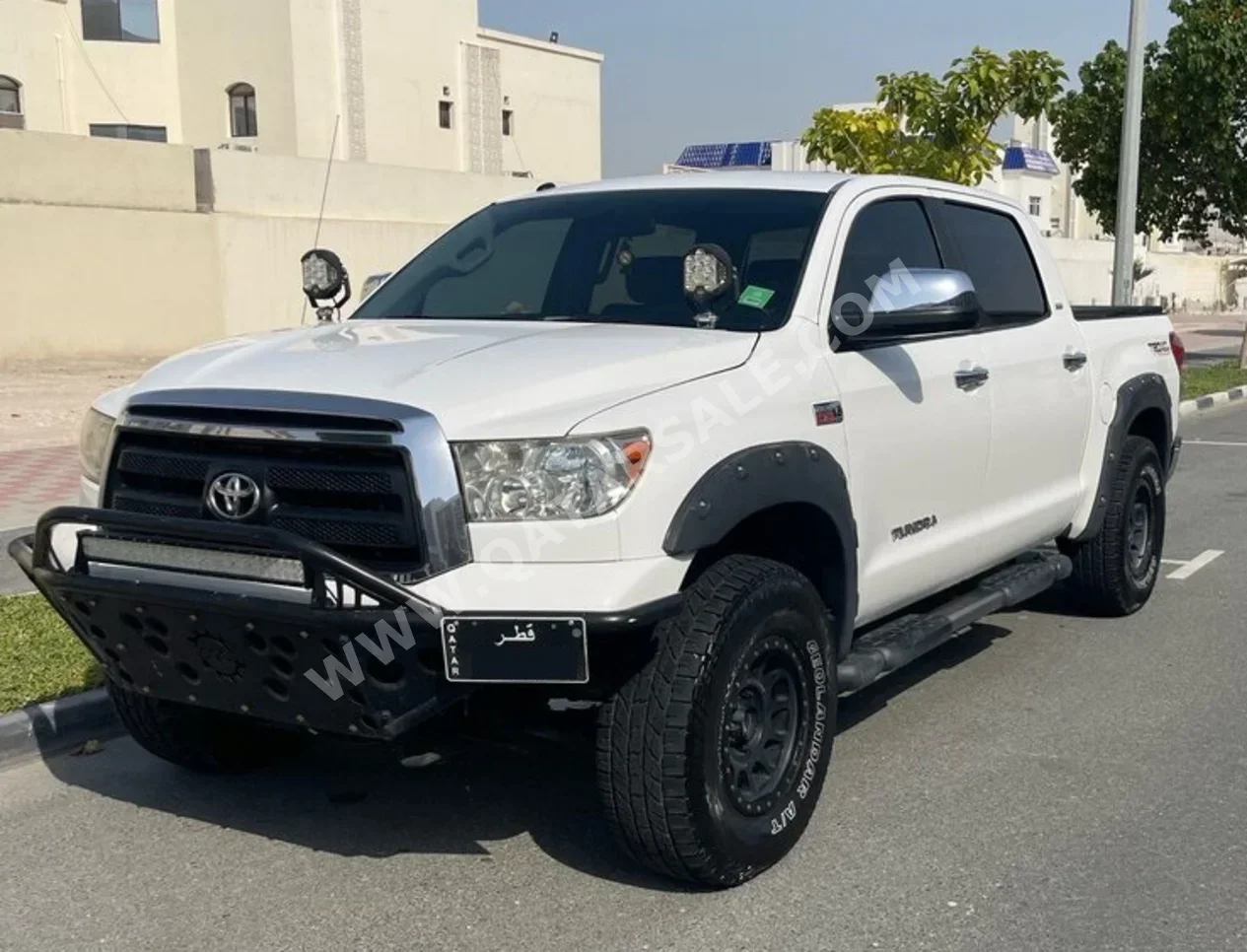 Toyota  Tundra  TRD  2011  Automatic  200,000 Km  8 Cylinder  Four Wheel Drive (4WD)  Pick Up  White