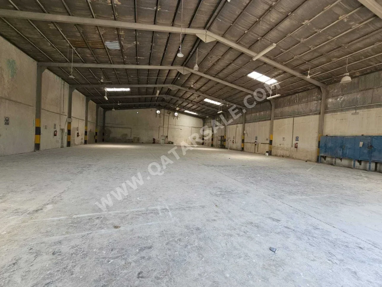 Warehouses & Stores - Al Rayyan  - Industrial Area  -Area Size: 900 Square Meter